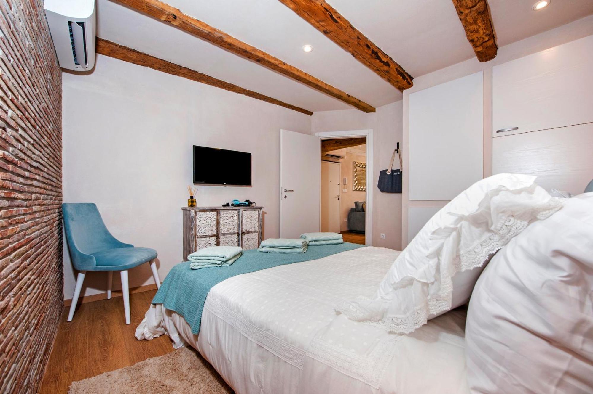 Apartments Casa De Amicis Rovinj Værelse billede