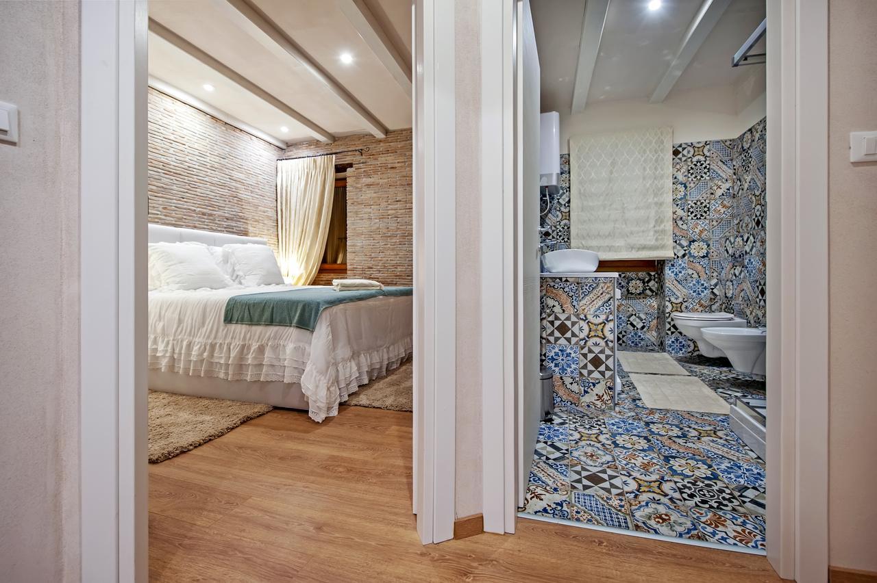Apartments Casa De Amicis Rovinj Eksteriør billede
